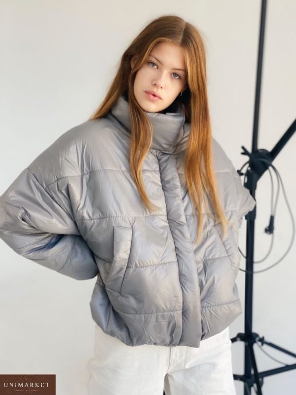 Купити сіру коротку куртку оверсайз з коміром стійкою (розмір 42-48) жіночу вигідно