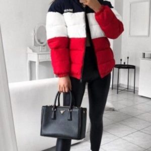 Придбати триколірну зимову коротку куртку для жінок на змійці чорну / червону / білу онлайн