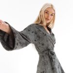 Замовити жіноче вовняне плаття з вишивкою (розмір 42-52) сірого кольору за низькими цінами