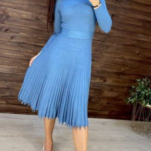 Приобрести голубое трикотажное платье машинной вязки для женщин с плиссировкой онлайн