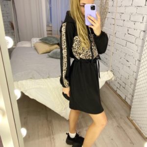 Заказать черного цвета платье в спортивном стиле с принтованной вставкой (размер 42-52) для женщин в Украине