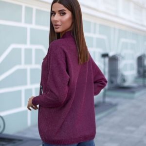 Купить сиреневого цвета свитер оверсайз для женщин из кашемира по скидке