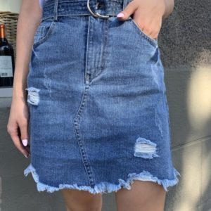 Заказать синюю джинсовую женскую юбку с рваностями и поясом онлайн