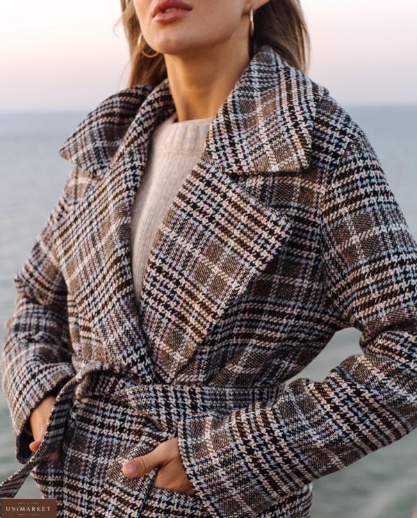 Заказать коричневое демисезонное женское пальто в клетку на подкладке недорого