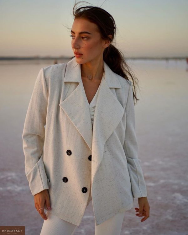Купить женский двубортный пиджак из шерсти на подкладке с поясом (размер 42-52) белого цвета выгодно
