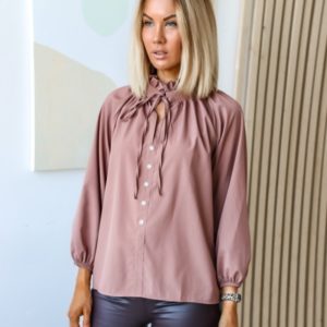 Купити жіночу кольору мокко ніжну блузку з зав'язкою (розмір 42-56) недорого