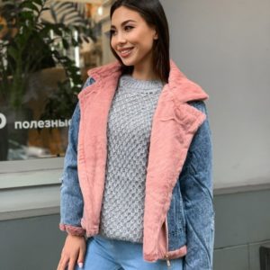Купити жіночу рожеву куртку з джинса з хутром під норку недорого
