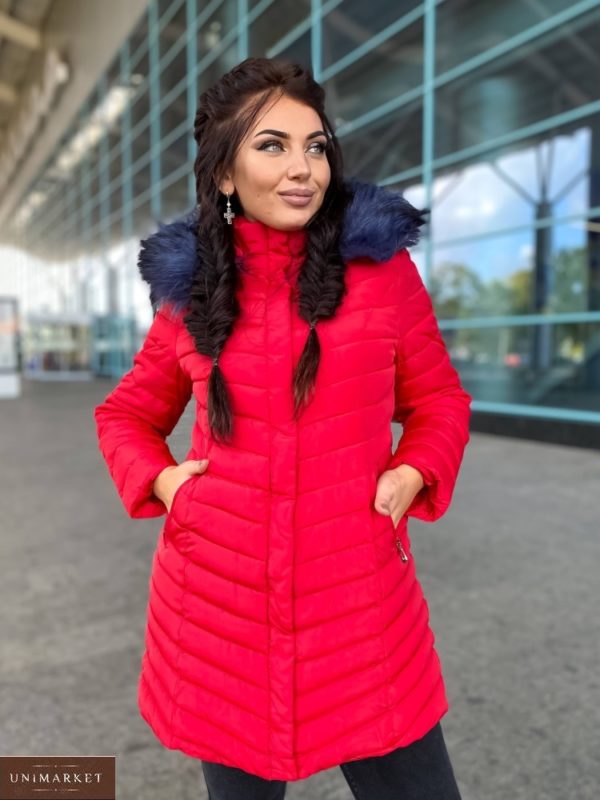Купить красную куртку из водонепроницаемой плащевки с капюшоном (размер 42-52) для женщин выгодно