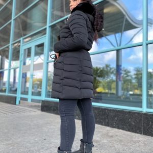 Заказать черную женскую куртку на холлофайбере с мехом (размер 46-48) недорого