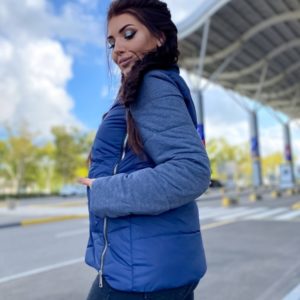 Придбати синю двобарвну куртку зі змійками (розмір 42-48) для жінок в інтернеті