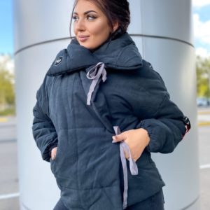 Купить на зиму женскую короткую куртку на завязках (размер 42-56) черного цвета онлайн