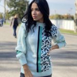 Замовити м'ятний жіночий светр з леопардовим принтом (розмір 42-48) онлайн