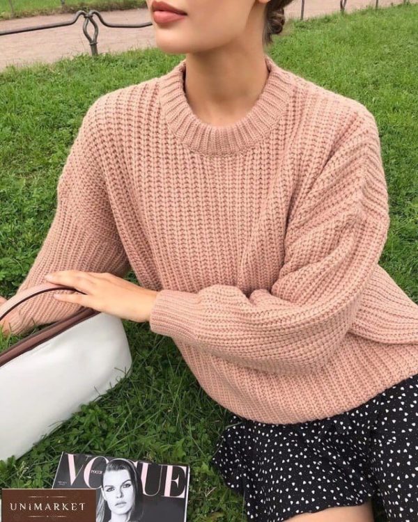 Придбати пудра светр oversize зі спущеною лінією плеча для жінок на осінь за низькими цінами