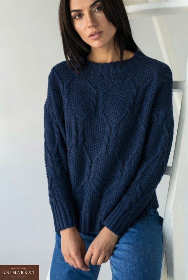 Купить женский синий свитер с узором со спущенной линией плеча недорого