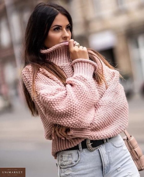 Купити пудра жіночий об'ємний светр з горлом грубої в'язки на осінь по знижці