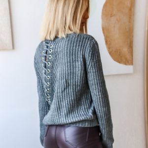 Придбати жіночий светр зі шнурівкою на спині за низькими цінами сірого кольору