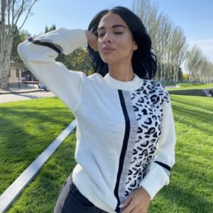 Замовити молочний жіночий светр з леопардовим принтом (розмір 42-48) онлайн