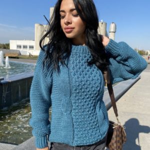Заказать голубой женский свитер с шерстью со спущенной линией плеча (размер 42-48) онлайн