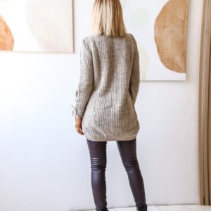 Приобрести женский удлиненный вязанный свитер с завязкой (размер 42-54) по низким ценам бежевого цвета