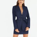 Заказать женский костюм: пиджак с юбкой на поясе синего цвета по скидке