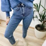 Купить голубые джинсы на высокой талии на осень для женщин в интернете