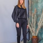 Замовити чорний прогулянковий жіночий костюм з плащової тканини і трикотажу (розмір 42-62) онлайн