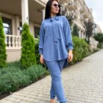 Купити блакитний жіночий брючний костюм з блузкою оверсайз (розмір 42-56) в інтернеті