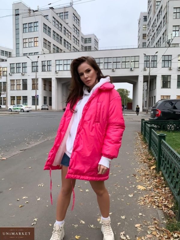 Приобрести розового цвета женскую куртку оверсайз с высоким воротником онлайн