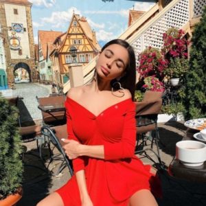 Замовити жіноче червоне міні плаття зі спідницею-сонце з трикотажу онлайн