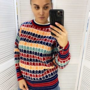 Купить женский разноцветный свитер с яркими узорами по низким ценам
