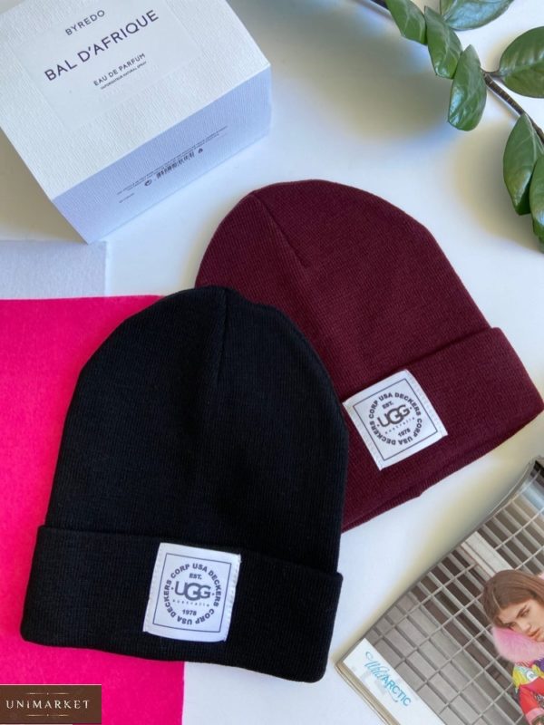 Придбати чорну, бордо для жінок осінню шапку з емблемою Ugg онлайн