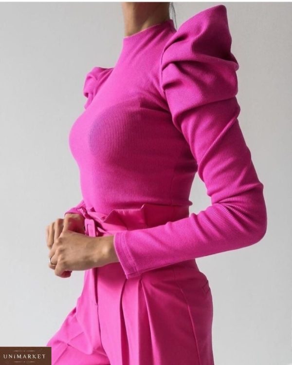 Заказать розового цвета женский трикотажный гольф с острыми плечами в интернете
