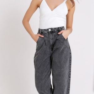 Купить недорого женские серые джинсы-баллоны с защипами на осень
