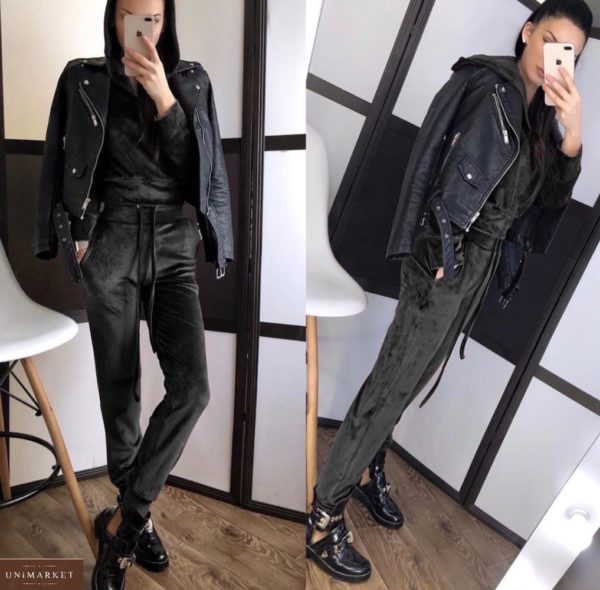 Купити чорного кольору для жінок велюровий костюм з укороченою кофтою онлайн