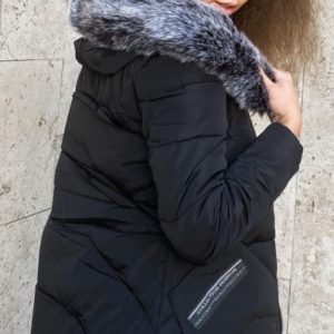Купить черную куртку женскую зимнюю с капюшоном и мехом (размер 46-52) онлайн