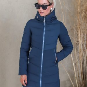 Купити синю зимову куртку жіночу з матової плащової тканини (розмір 42-50) в інтернеті
