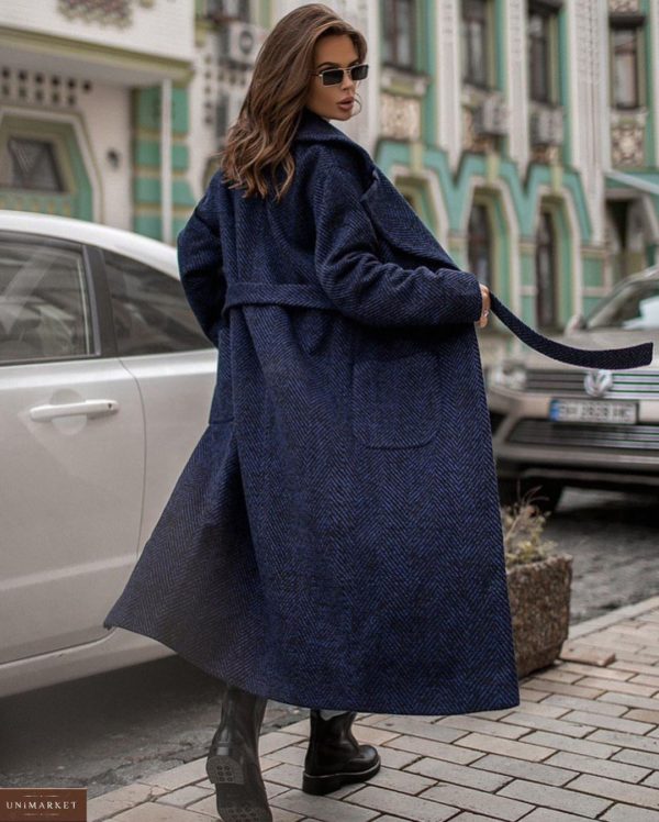 Купить женское зимнее пальто с поясом на подкладке синего цвета по выгодной цене