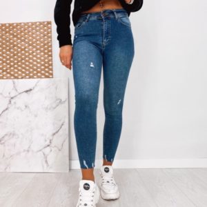 Приобрести в интернете женские стрейчевые джинсы голубые с потертостями