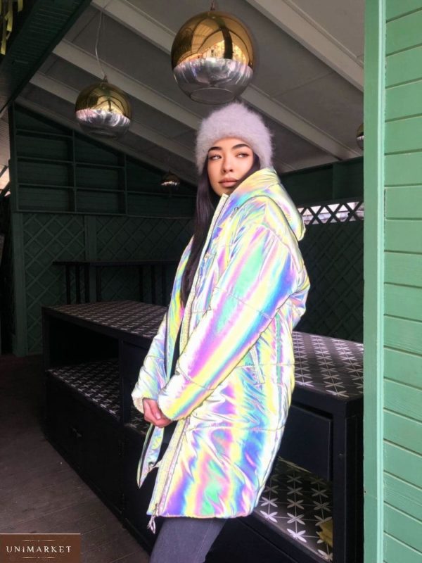 Замовити онлайн жіночу зимову куртку з світловідбиваючої плащової тканини світлу