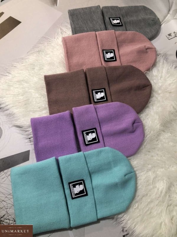 Заказать онлайн женский и мужской комплект LAGERFELD: шапка и шарф разных цветов