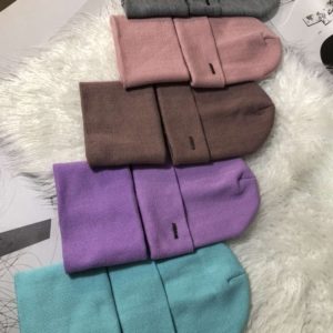 Купити на подарунок жіночий та чоловічий комплект Аrmani: шапка і шарф в інтернеті різних кольорів