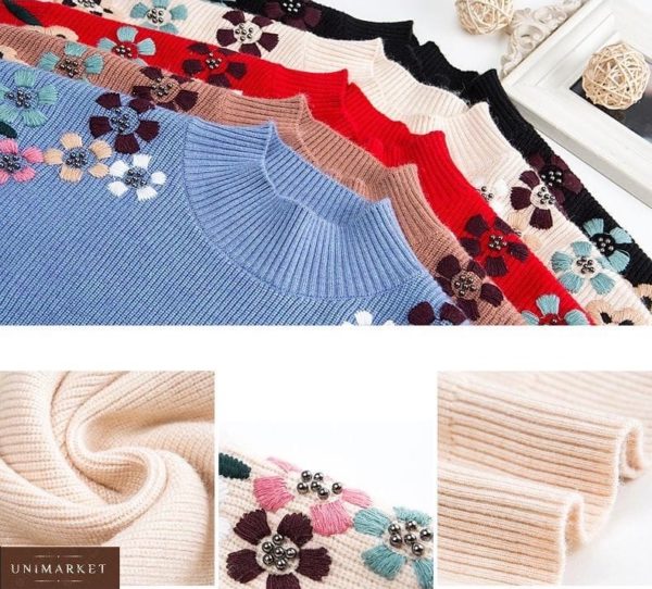 Приобрести женский свитер машинной вязки с вышитыми цветами красный, беж, голубой, черный, белый в Украине