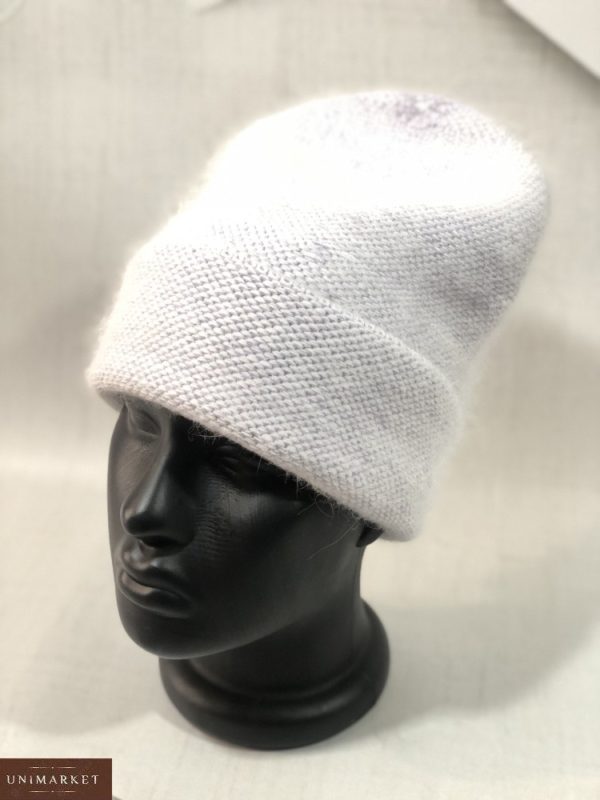 Купити білу подовжену шапку з ангори травичка з відворотом вигідно для жінок