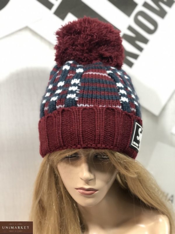 Придбати бордо в'язану шапку жіночу на зиму в клітку по знижці