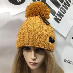 Придбати гірчиця зимову шапку для жінок Sup з помпоном по знижці