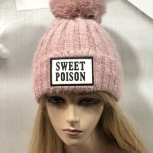 Придбати пудра жіночу зимову шапку Sweet Poison в інтернеті