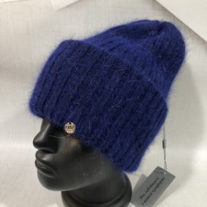 Придбати синю жіночу пухнасту шапку з подвійним відворотом в Україні на подарунок