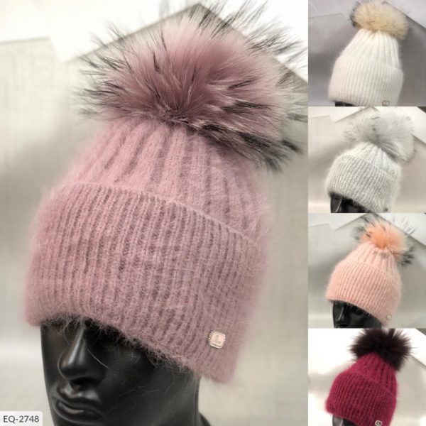 Придбати рожеву, персик, бордо, сіру шапку рубчик з відворотом для жінок і пухнастим помпоном онлайн