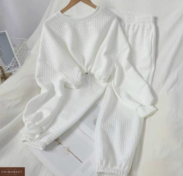 Замовити білого кольору жіночий прогулянковий костюм з стьобаного трикотажу онлайн