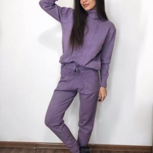 Купить женский вязаный костюм фиолетовый со свитером под шею недорого